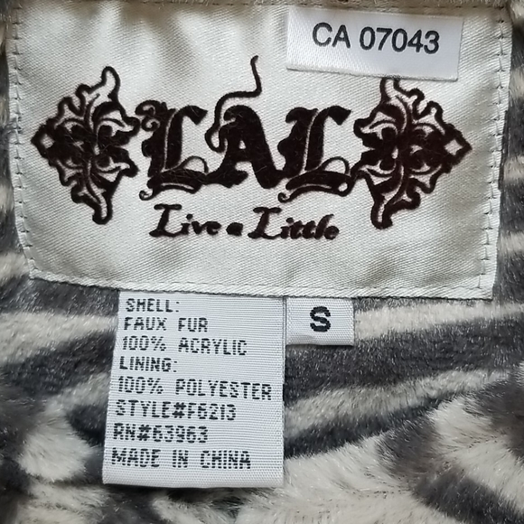 *2 for $12*Women's Faux Fur Crop Jacket in Zebra Print Size S - Picture 5 of 5